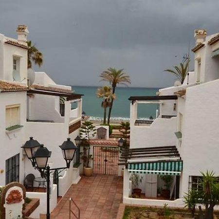Puerto De La Duquesa Beach Apartment Castillo de Sabinillas Esterno foto