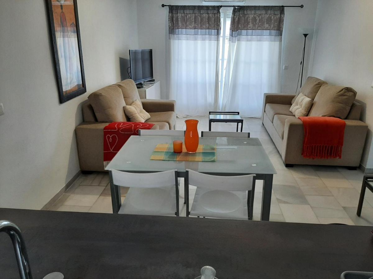 Puerto De La Duquesa Beach Apartment Castillo de Sabinillas Esterno foto