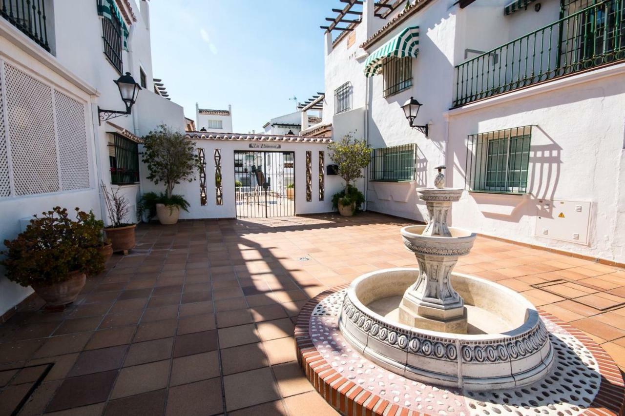 Puerto De La Duquesa Beach Apartment Castillo de Sabinillas Esterno foto