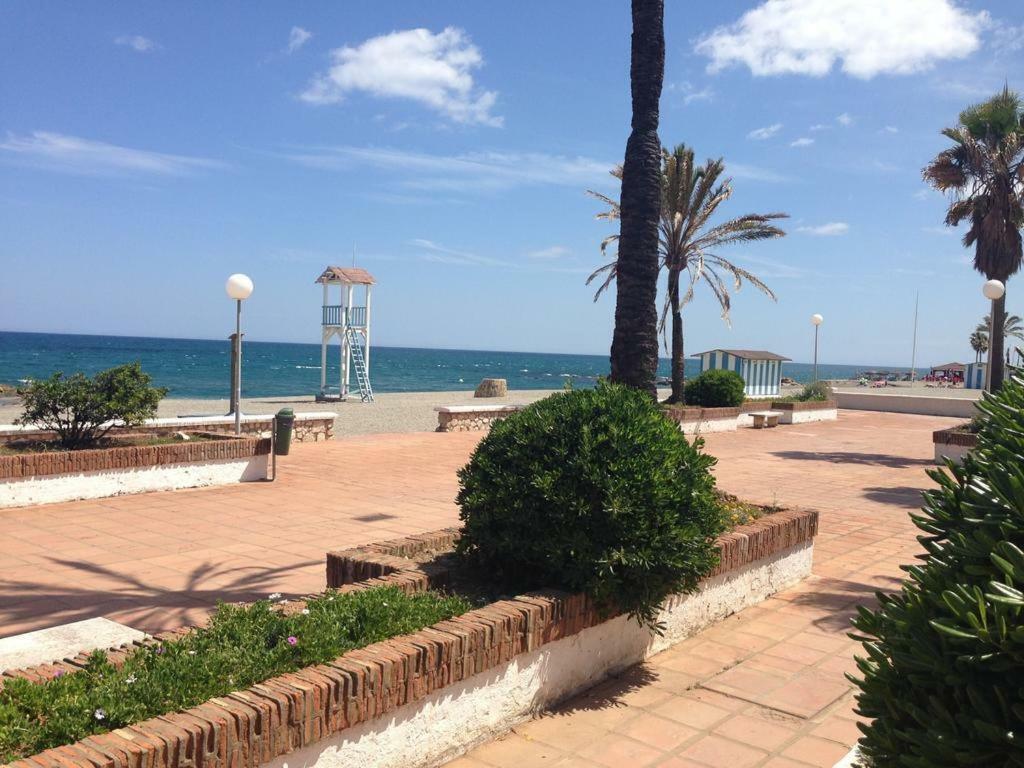 Puerto De La Duquesa Beach Apartment Castillo de Sabinillas Esterno foto